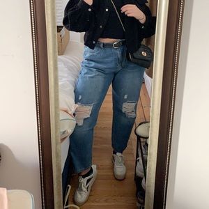 adorable ripped boyfriend jeans!